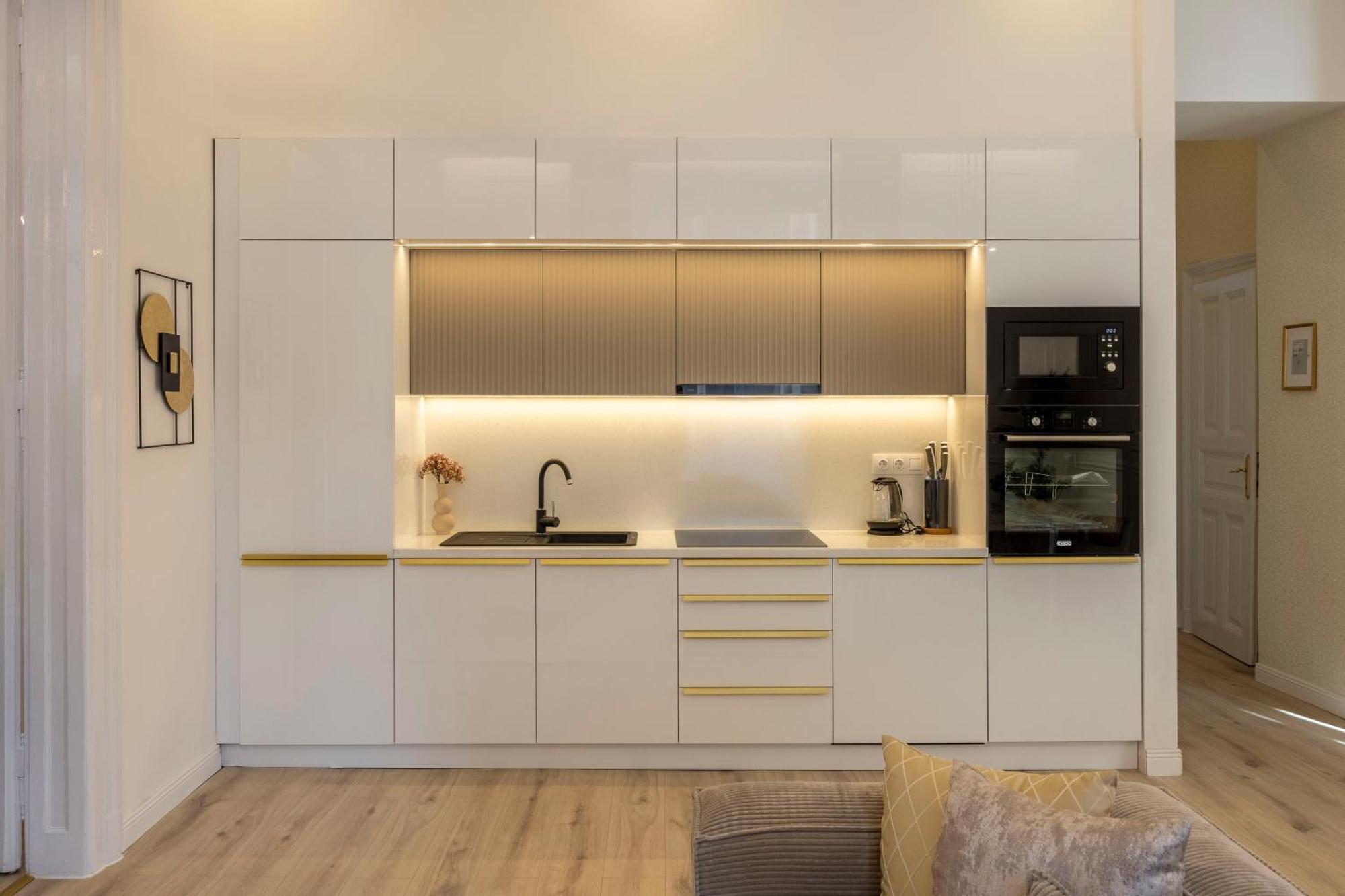 Appartamento Exclusive & Prestigious W/ Balcony